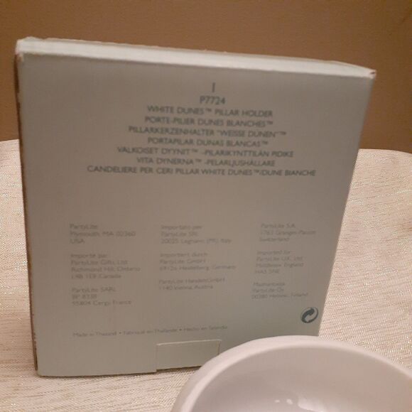 Partylite P7724 White Dunes Pillar Candle Holder Swirl White Glass - Picture 2 of 6